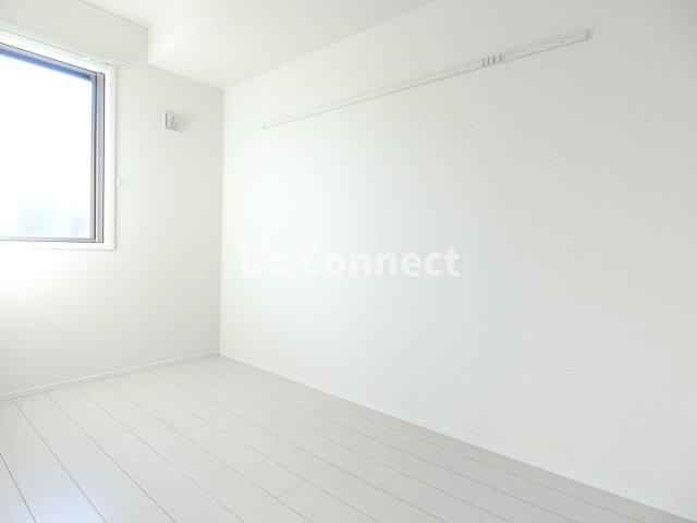 その他　３．５帖の洋室は寝室として使えます。