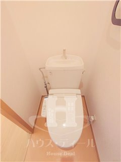 トイレ　別号室参考写真です