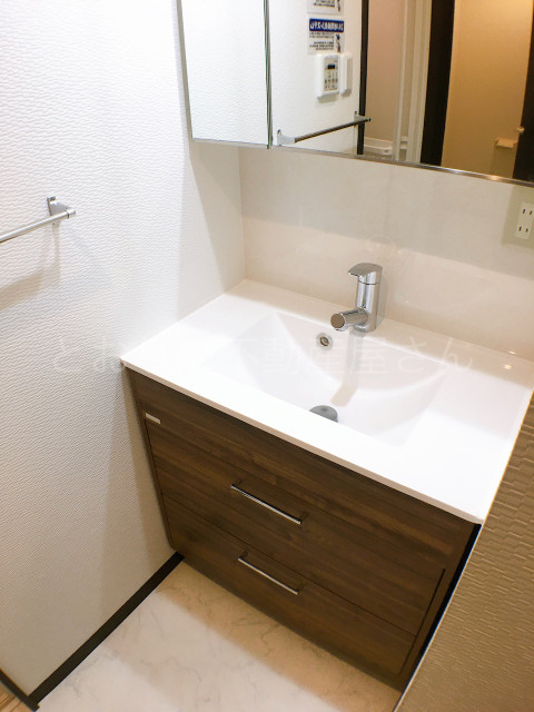 洗面設備　独立洗面台（※カラーが異なる場合がございます。）