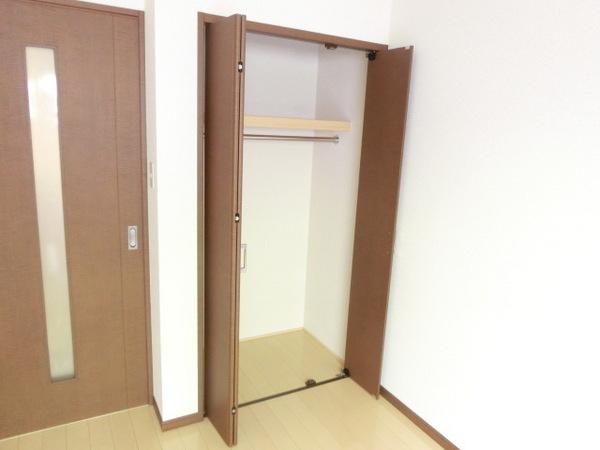 収納　便利な収納付き！