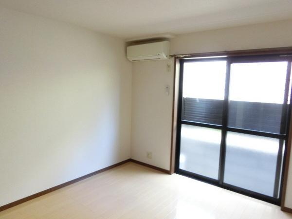 居室・リビング　フローリング！