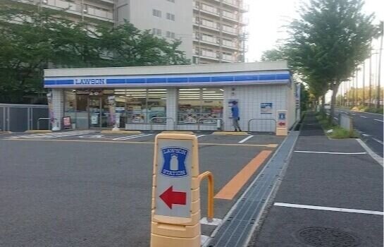 コンビニ　ローソン堺高倉台店（コンビニ）まで611m