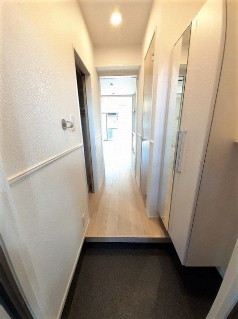 玄関　別物件の参考写真です