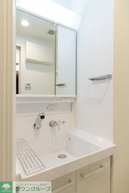 洗面設備　※写真は同タイプ住戸です。