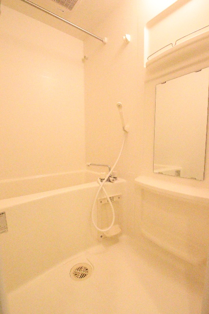 バス・シャワールーム　※別室の参考写真の為、現況優先です。