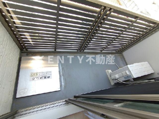 バルコニー　外からの目が気にならないバルコニーで洗濯物が干せます