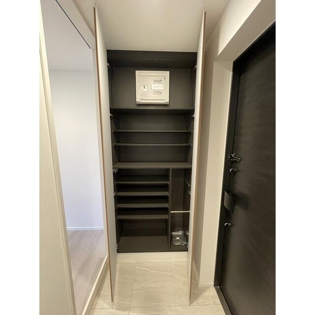 収納　シューズボックス