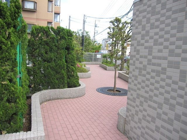 その他　雰囲気の良い敷地内