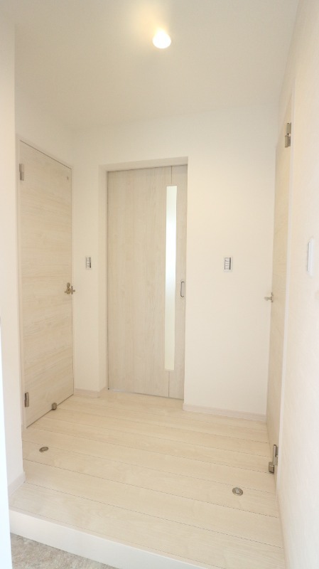 玄関　白基調で綺麗な玄関です