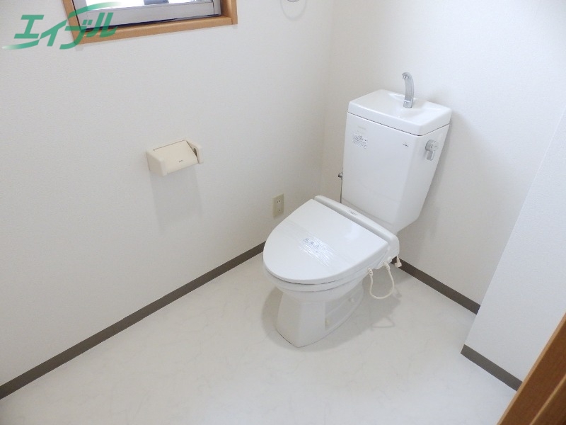 トイレ　同型参考写真です