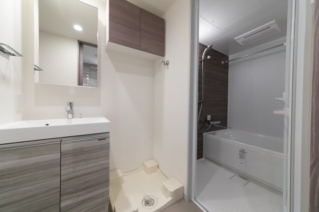 洗面設備　独立洗面台で身支度をすべて済ませてしまいましょう