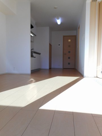 居室・リビング　こちらの居間で趣味の時間をお楽しみください