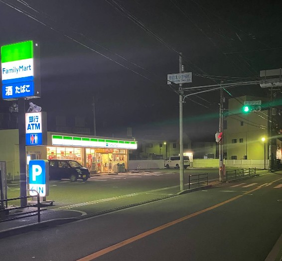 コンビニ　ファミリーマート 曽根南町店（コンビニ）まで586m