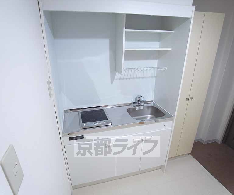 キッチン　調理スペースもあるキッチンです。