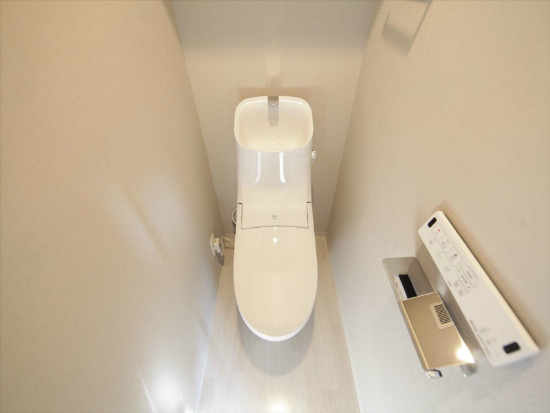 トイレ　温水洗浄暖房便座付トイレ