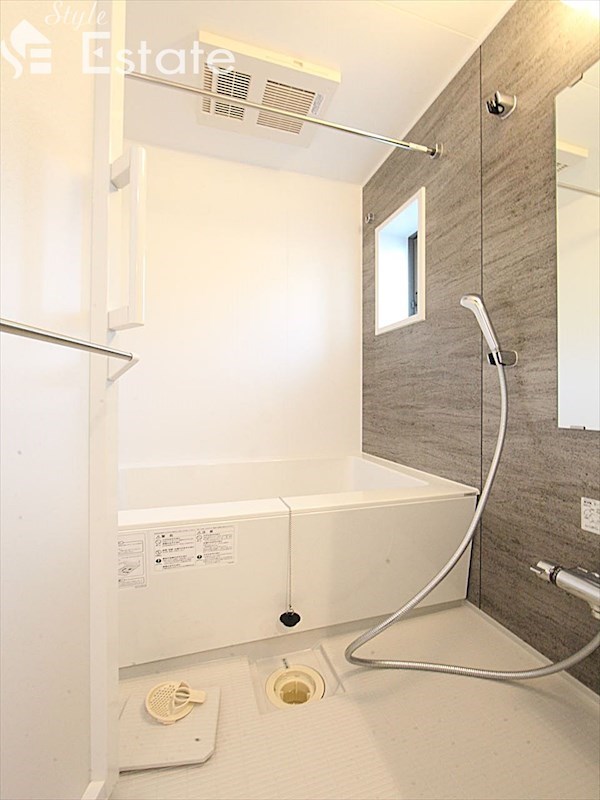 バス・シャワールーム　バスルーム