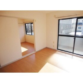 居室・リビング　※リノベーション前の写真です