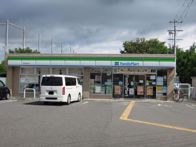 コンビニ　ファミリーマート（コンビニ）まで569m