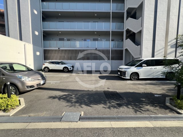 駐車場　SHIPS　Nishikujo　駐車場