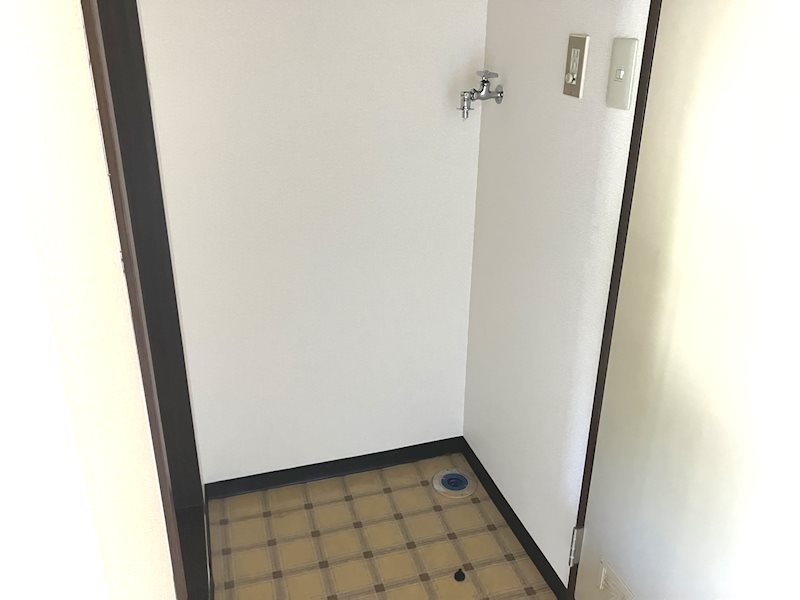 洗面設備　洗濯機置き場