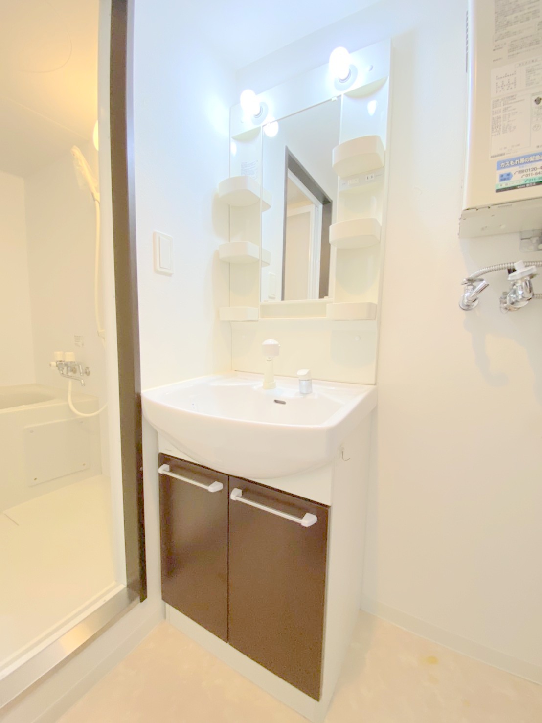 洗面設備　シャンプードレッサー完備♪