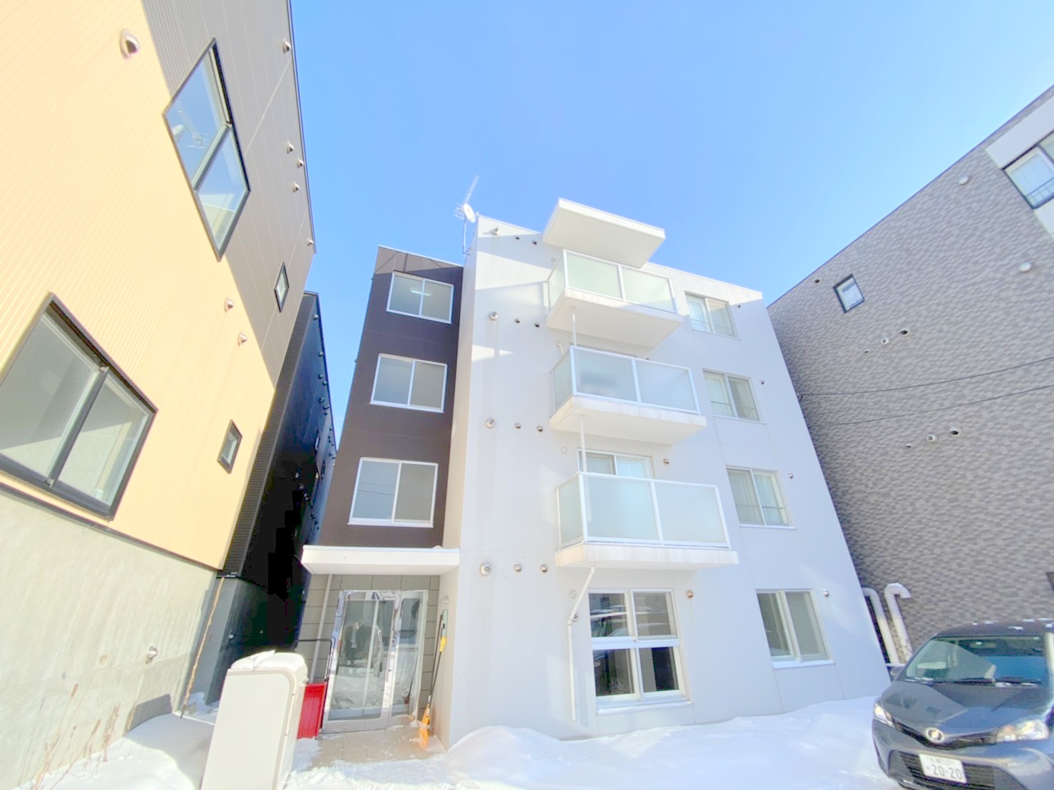 建物外観　人気の灯油ボイラー♪