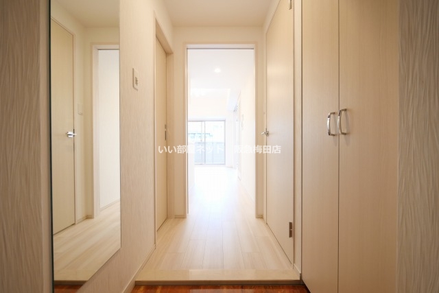 玄関　同シリーズ別部屋仕様写真イメージとなります。