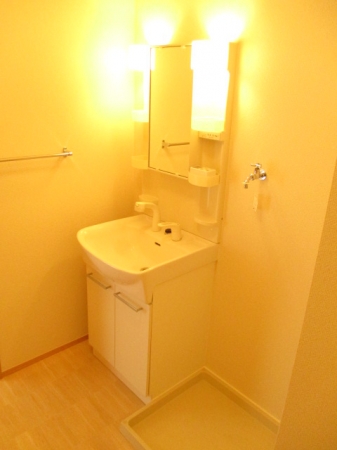 洗面設備　独立洗面台です