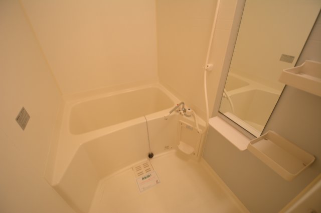 バス・シャワールーム　バストイレ別でおすすめです♪