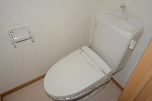 トイレ　シンプルで掃除のしやすいトイレです！