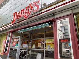 飲食店　デニーズ築地店（飲食店）まで53m