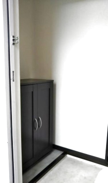 玄関　【参考画像】別のお部屋の画像になります