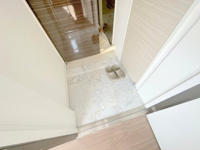 玄関　落ち着いたおしゃれな玄関です。