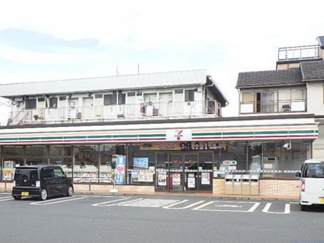 コンビニ　セブンイレブン藤沢亀井野北店（コンビニ）まで690m