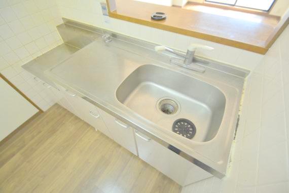 キッチン　あなたの好みに合わせたコンロを置いてくださいね。