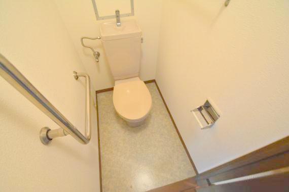 トイレ　清潔感のあるトイレは、誰もがリラックスできる空間です。