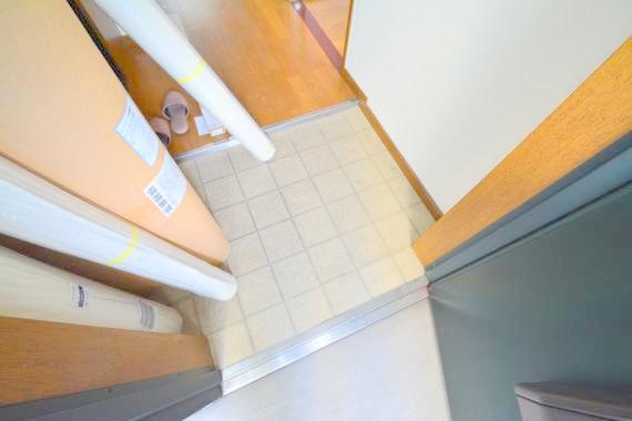 玄関　玄関を開けると解放感のある空間がひろがりますよ。