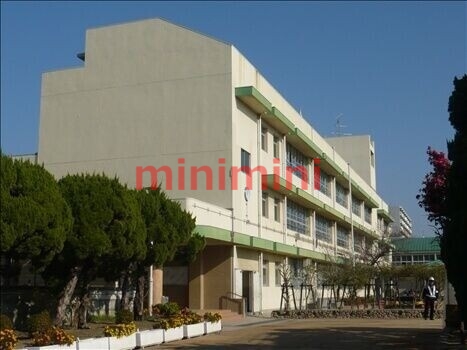 小学校　茨木市立天王小学校（小学校）まで843m