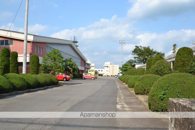 小学校　矢板市立矢板小学校（小学校）まで956m