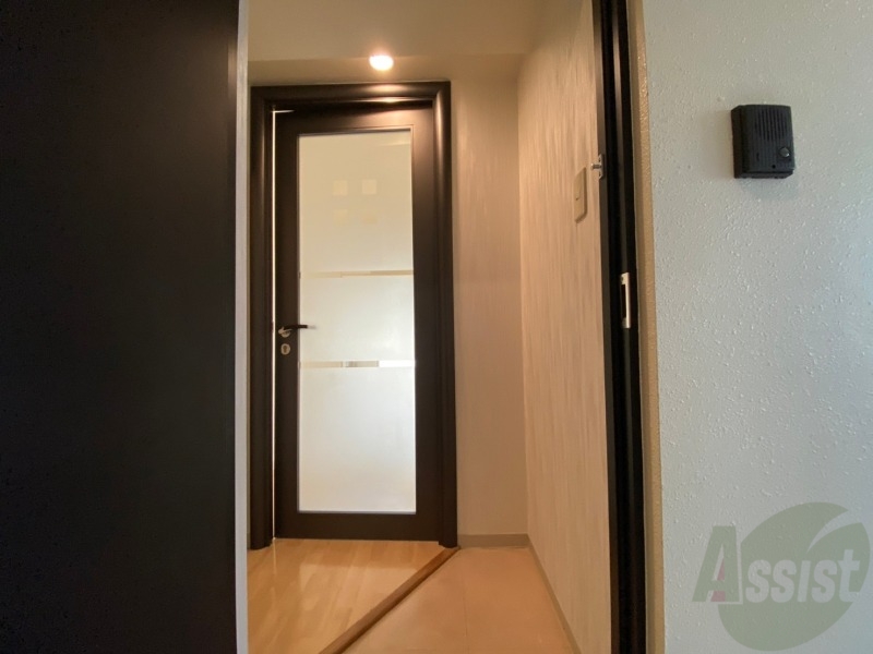 玄関　玄関の様子です。明るい印象ですね。気分もあがりそう。