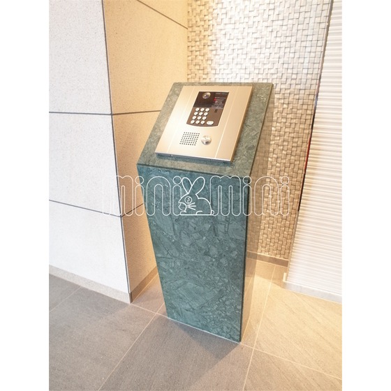 ロビー　オートロック