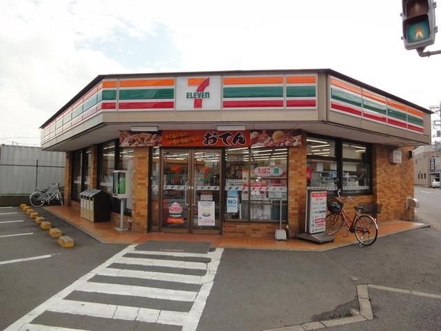 コンビニ　セブンイレブン（コンビニ）まで180m