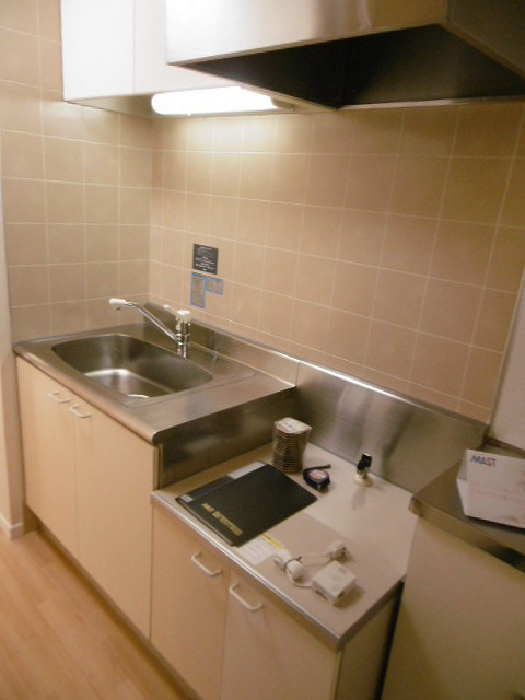 キッチン　写真は105号室です（参考）