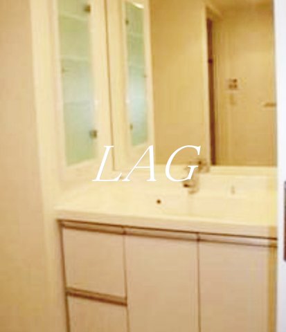 洗面設備　洗面台です。