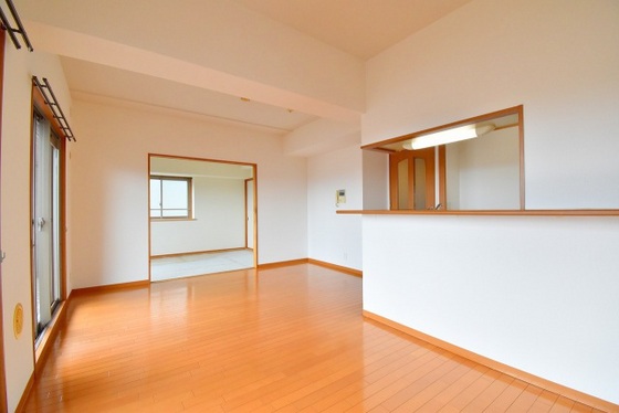 居室・リビング　※他の号室の写真になります。