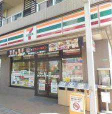 コンビニ　セブンイレブン目黒大橋２丁目店（コンビニ）まで703m