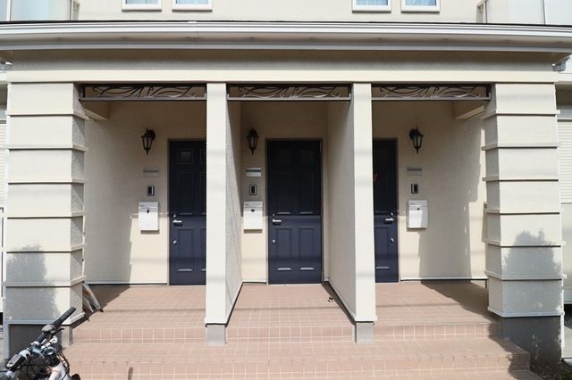 エントランス　★お問い合わせはタウンハウジングまで★