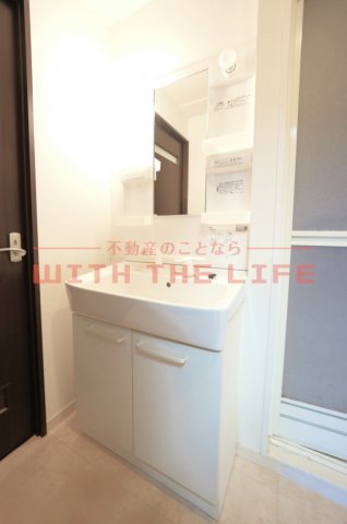 洗面設備　使いやすい独立洗面台です