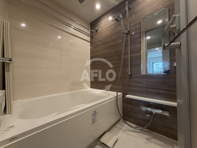 バス・シャワールーム　ファインレジデンス大阪本町　浴室