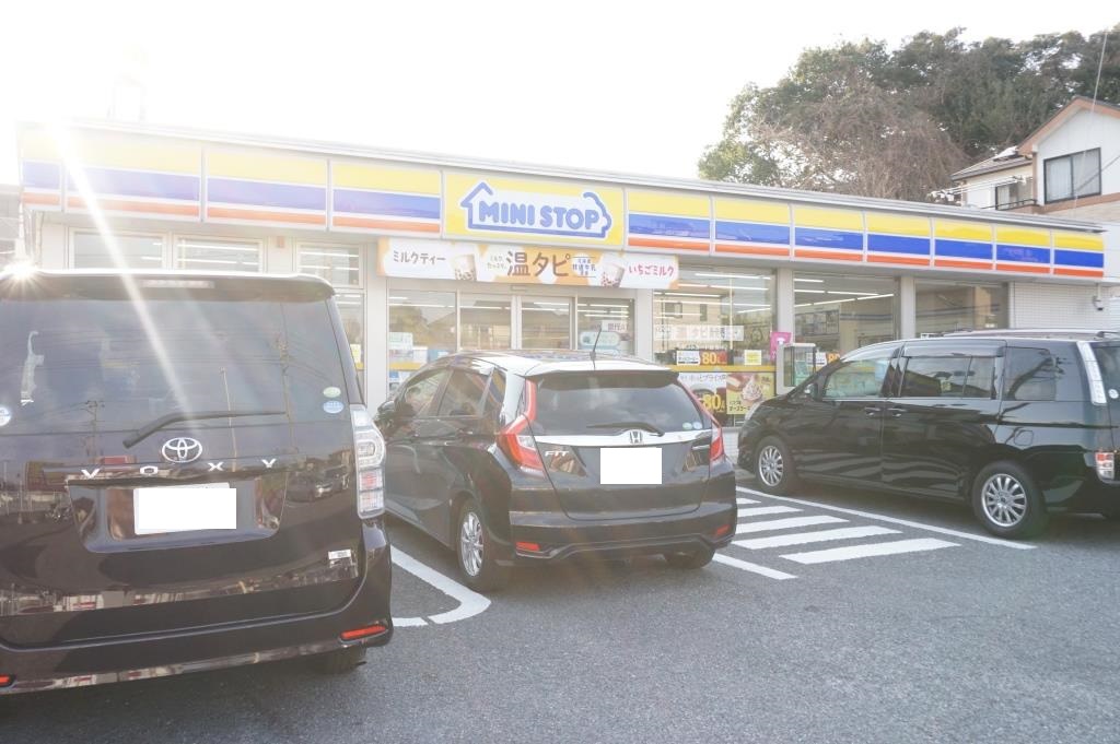 コンビニ　ミニストップ 東浦和店（コンビニ）まで577m